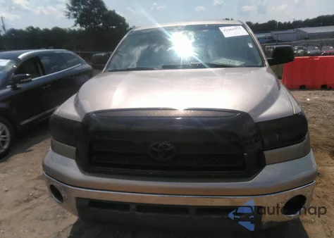 2008 Toyota Tundra Base 5.7L V8 z USA, uszkodzony, nr VIN 5TBEV541X8S480833